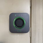 Zamontowany wallbox Autel MaxiCharger AC Compact 22 kW w garażu domu jednorodzinnego w Krakowie