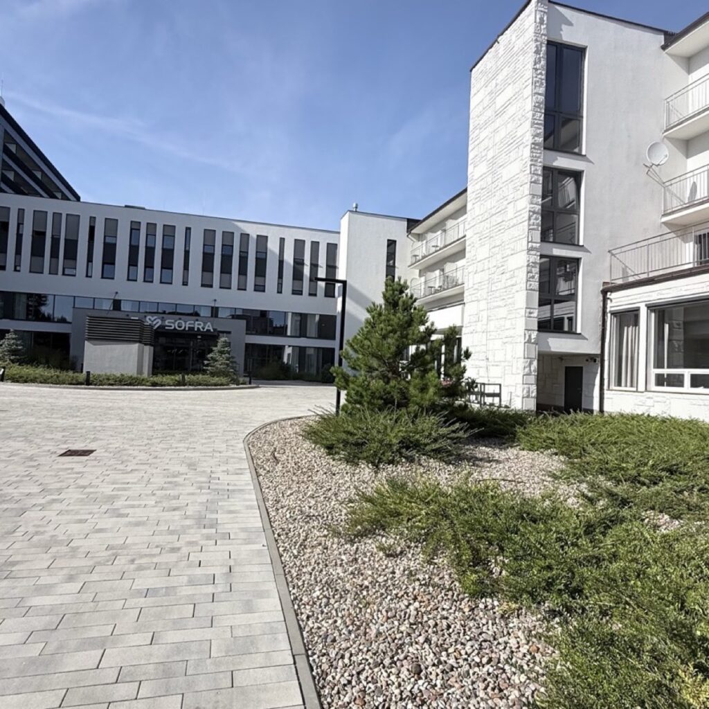 Kompleks Hotelu Sofra w Mielnie, widok na czesc noclegowa objeta systemem Sinum