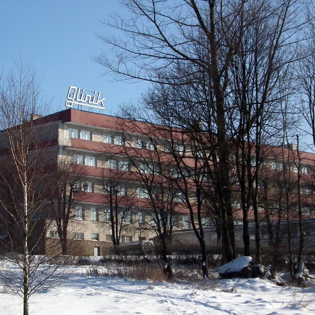 Budynek Centrum Rekreacyjno-Leczniczego Glinik w Wysowej-Zdroju, obiekt z systemem sterowania ogrzewaniem Sinum